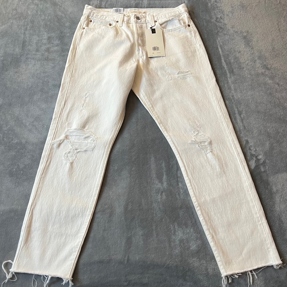 NWT White Levis Wedgie High Rise Snug Through Hip & Thigh Tapered Leg Size 30